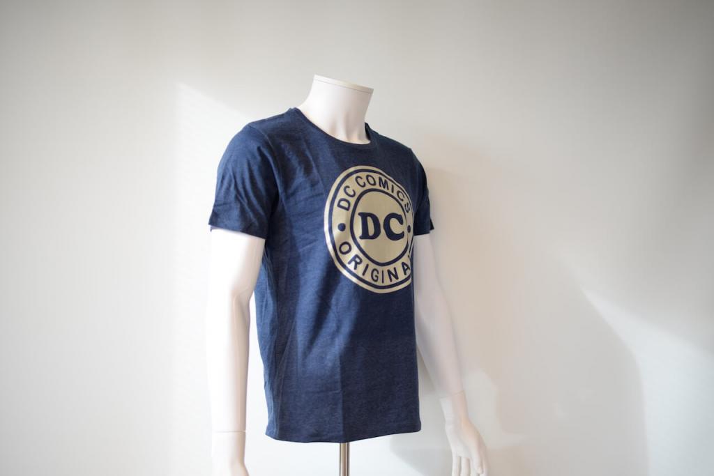 thumbnail image 2 of DC Comics - T-Shirt Logo Flash 2 of 12