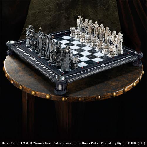 HARRY POTTER - The Final Challenge Chess Set - 4