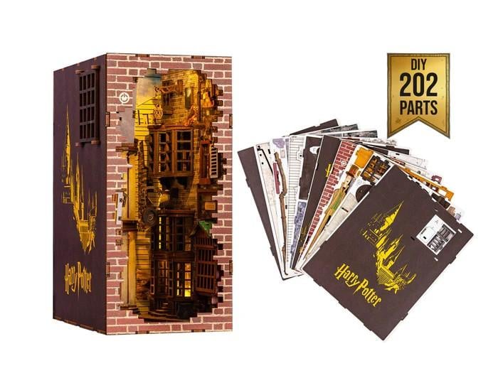 HARRY POTTER - BOOK NOOK KIT - Diagon Alley - 202pc + LED Light - 6