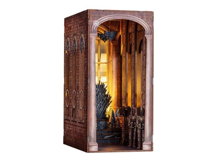 GAME OF THRONES - BOOK NOOK KIT - Iron Throne - 91pc + LED Light - 2