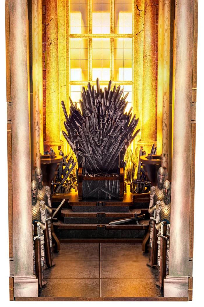 GAME OF THRONES - BOOK NOOK KIT - Iron Throne - 91pc + LED Light - 3