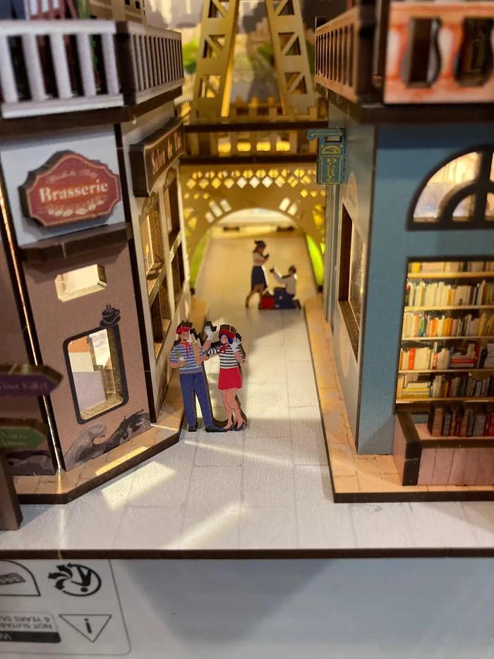 BOOK NOOK KIT - Paris - 168pc + LED Light - 4