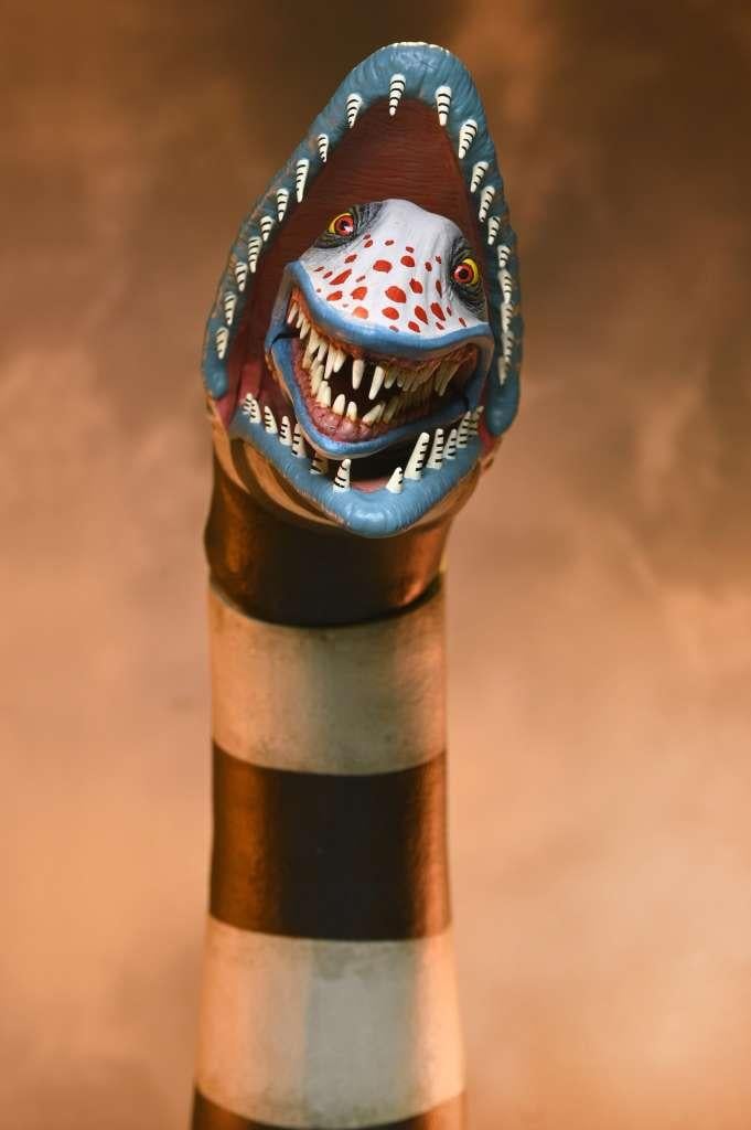 BEETLEJUICE 2 -Matador Beetlejuice & Sandworm -Ultimate Fig. 17 & 48cm - 4