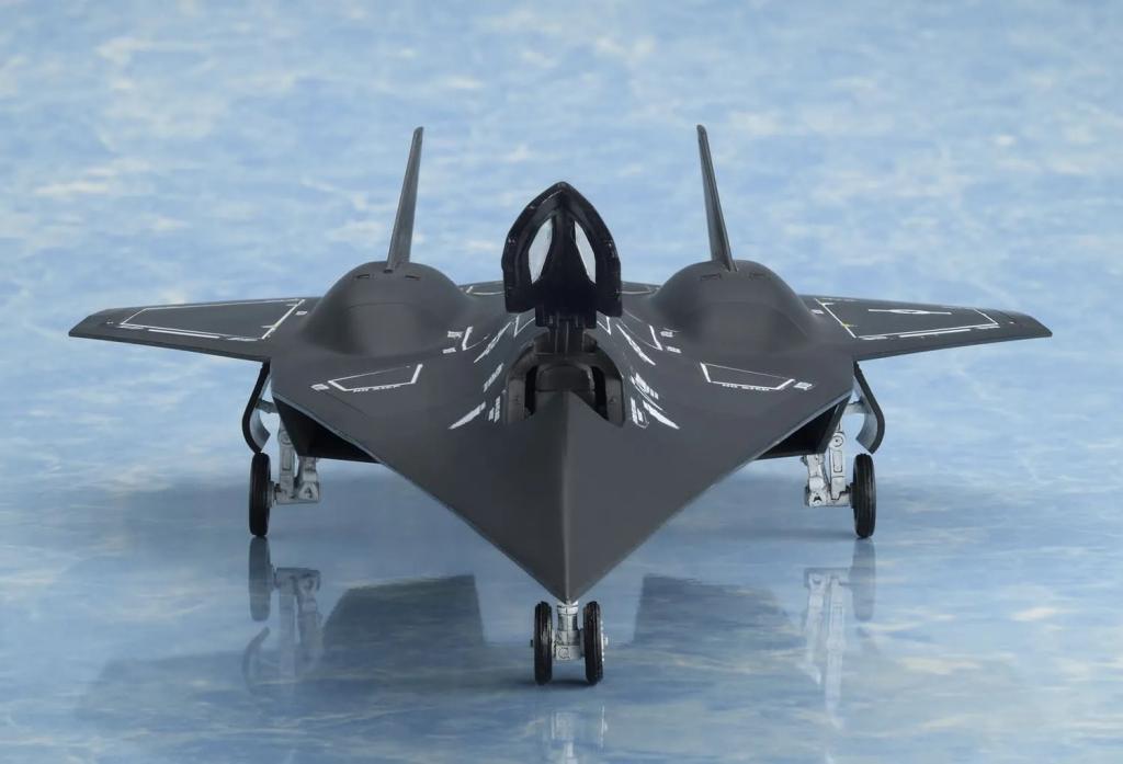 TOP GUN MAVERICK - Darkstar - Model Kit 1/72 29cm - 2