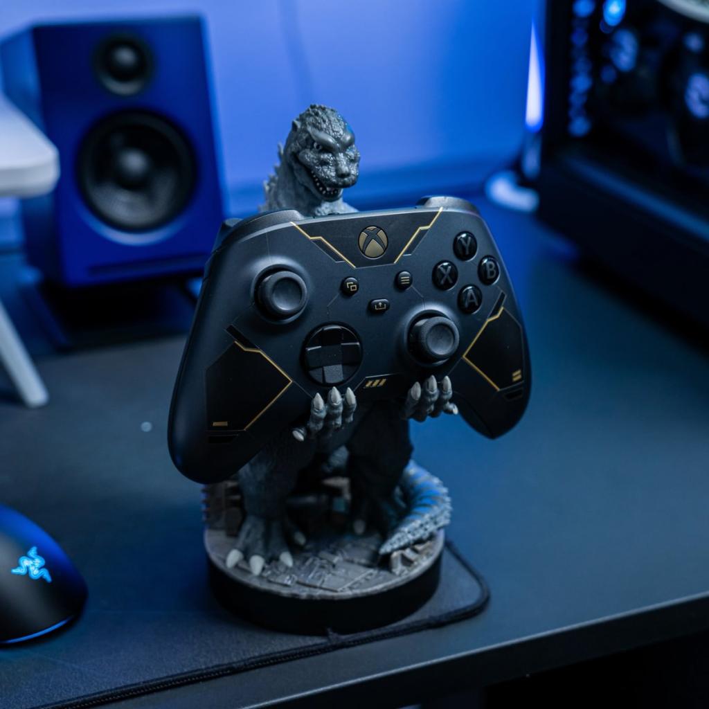 GODZILLA - 1954 - Controller & Phone Support - 20cm : ShopForGeek.com ...