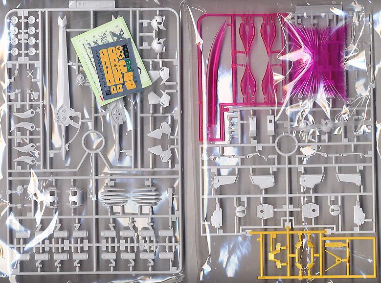 GUNDAM - MG 1/100 Crossbone Full Cloth Gundam - Model Kit - 4