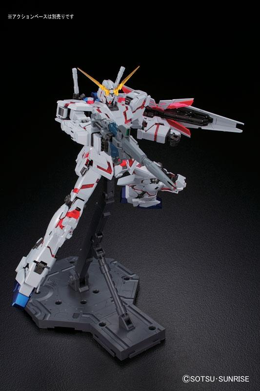 GUNDAM - MG 1/100 Unicorn Gundam (Red/Green TF) Titanium - Model Kit - 6