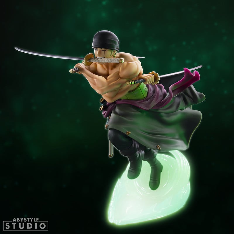 ONE PIECE - Zoro - Figurine SFC Phosphorescent 18cm