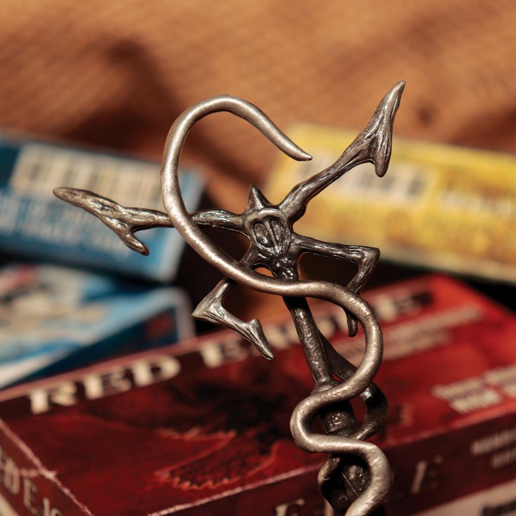 RESIDENT EVIL 4 - Insignia - Key Replica Limited Edition - 12cm - 4