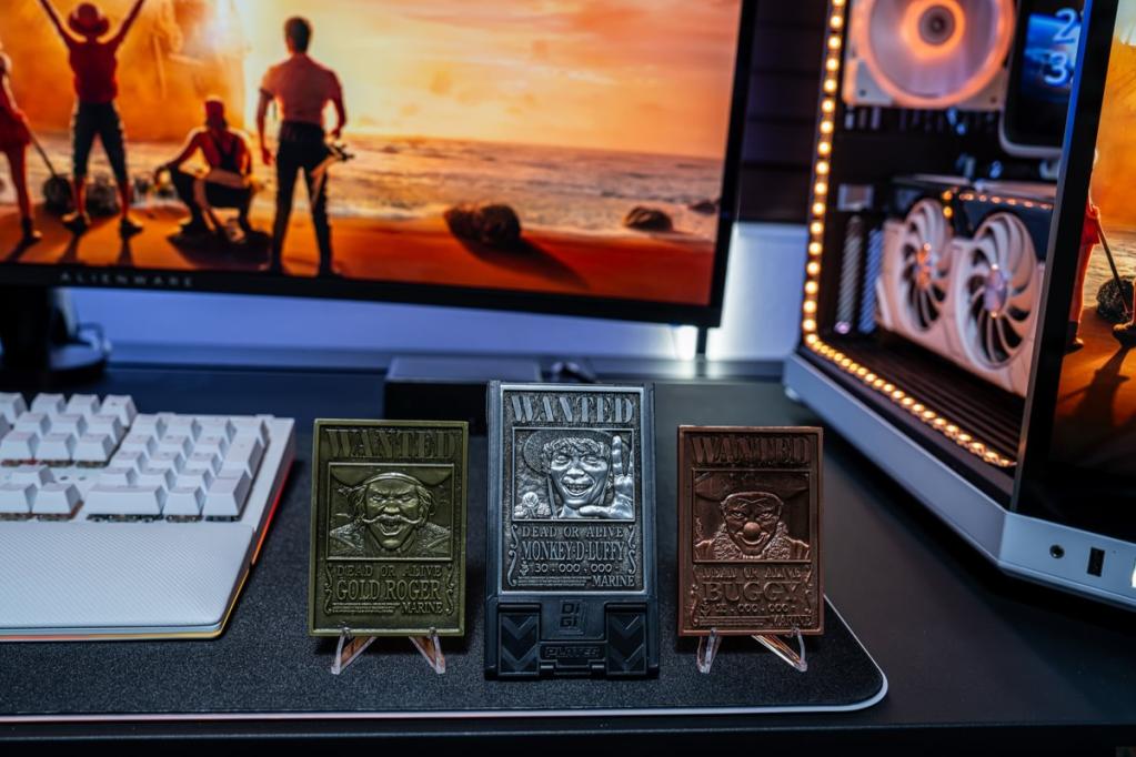 ONE PIECE - Starter Pack of 3 Digiplates + Interchangeable Stand - 4