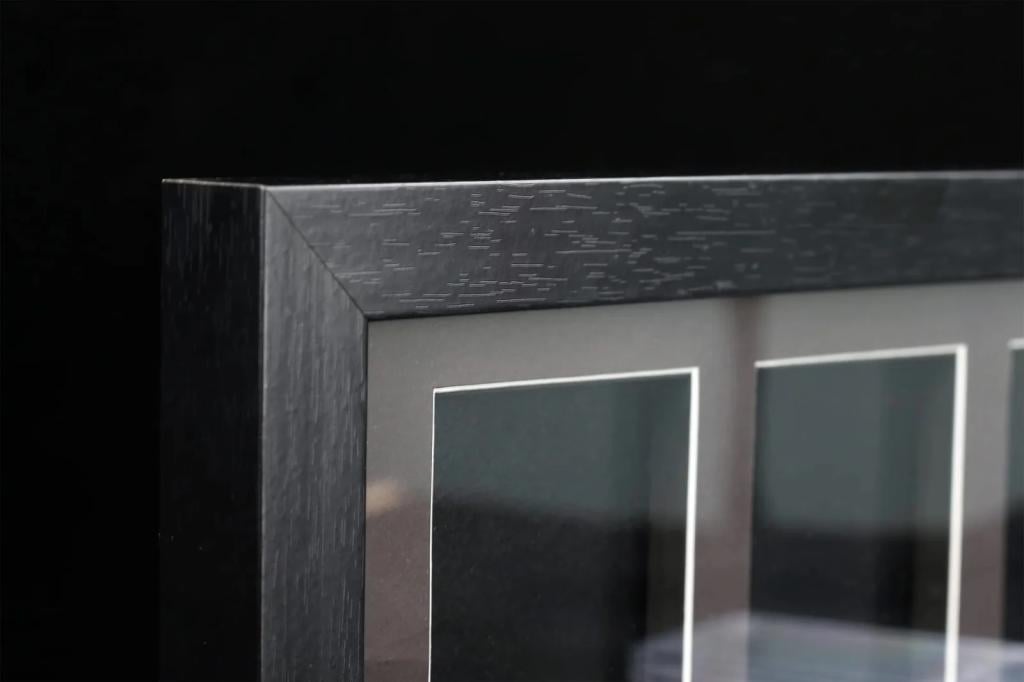 EVORETRO - Display Case for 3 Cards In Magnetic Case 1pc - 4