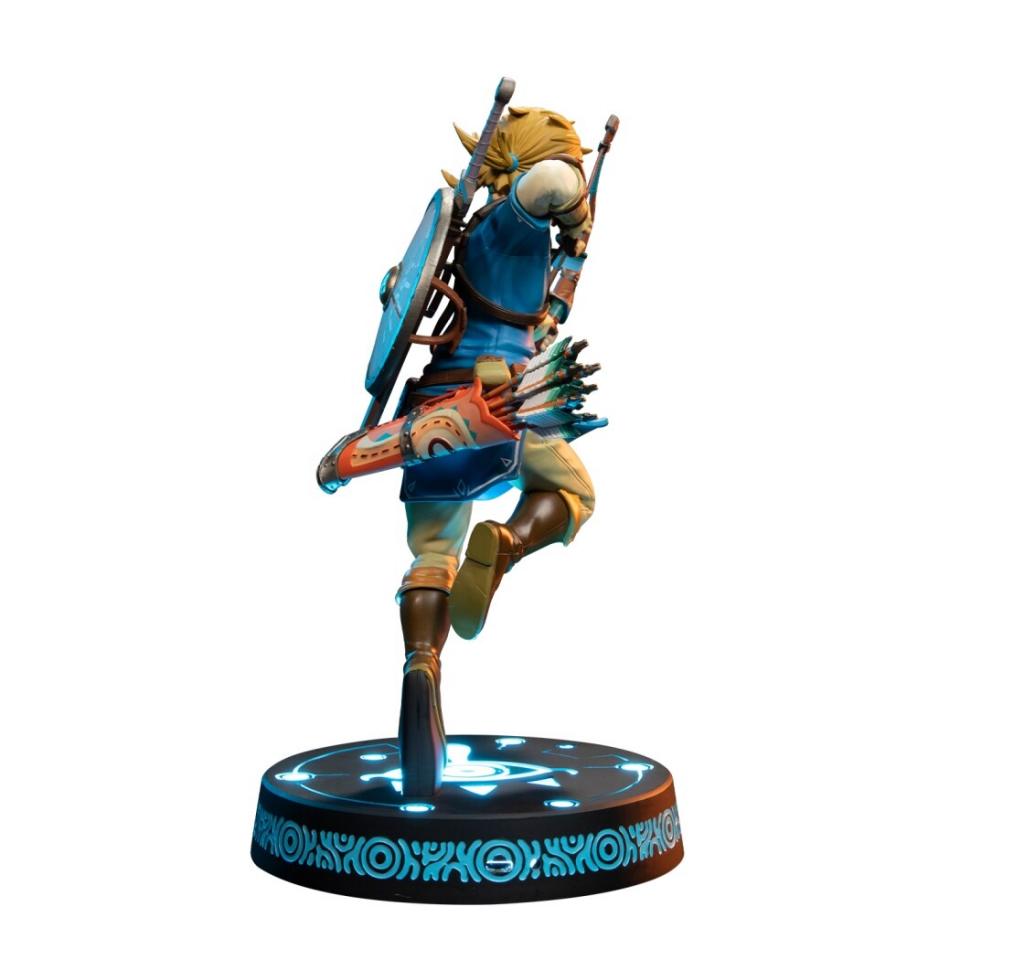 Nintendo Zelda Figurine de Collection Link 50 cm avec Ses Accessoires Epée et Bouclier