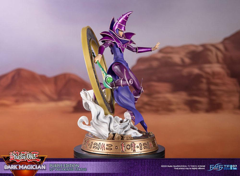 First4Figures YU-GI-OH! – Statuetta Dark Magician Purple Version – 29x30x17cm – Collezione Ufficiale