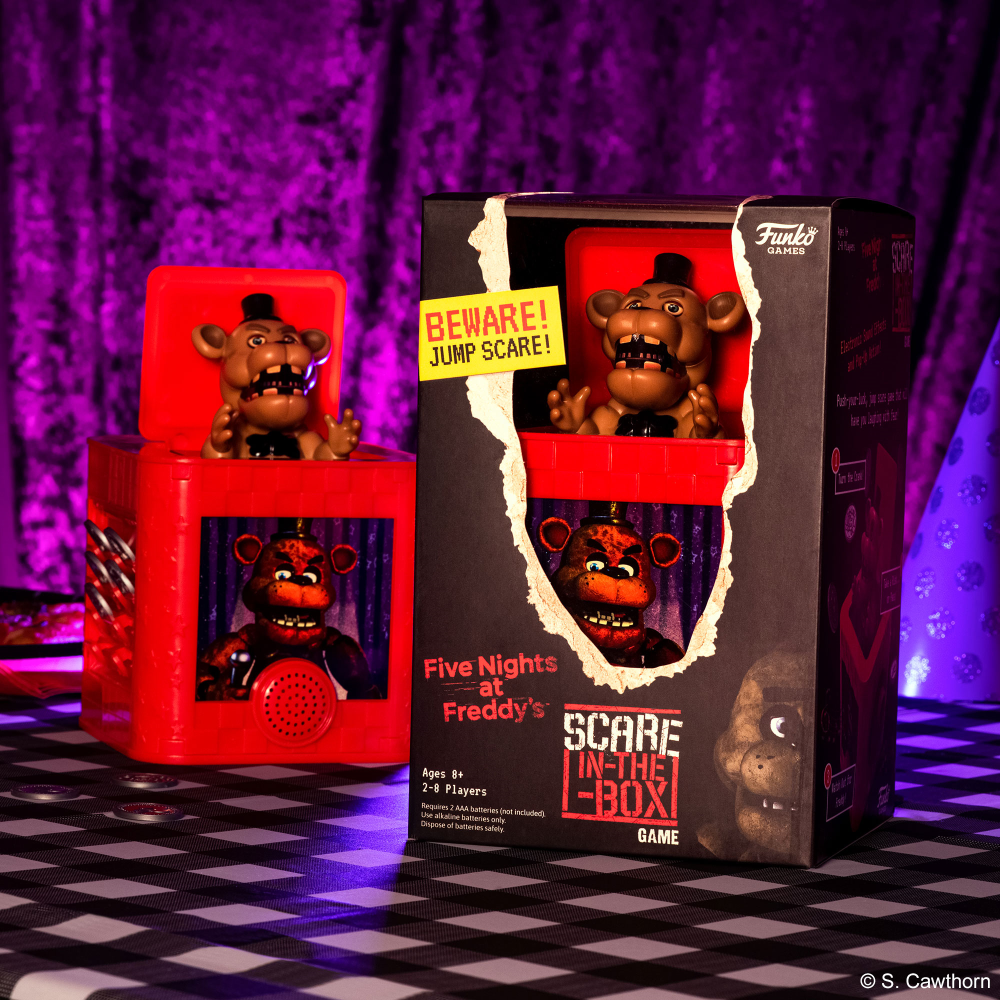 FIVE NIGHTS AT FREDDY'S - Signature Games - Scare-In-The-Box Game - UK - 4