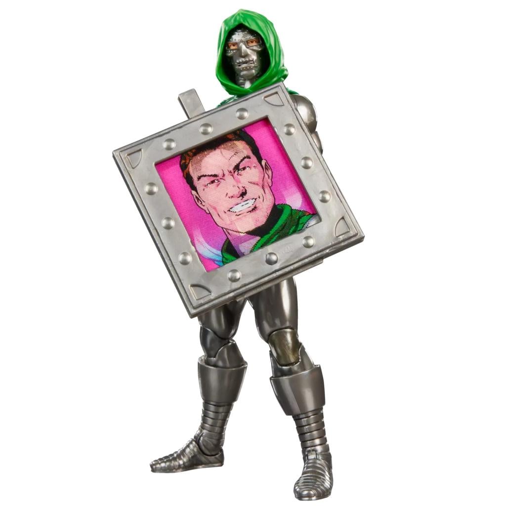 MARVEL SECRET WARS - Doctor Doom - Figurine Legend Series 15cm - 4