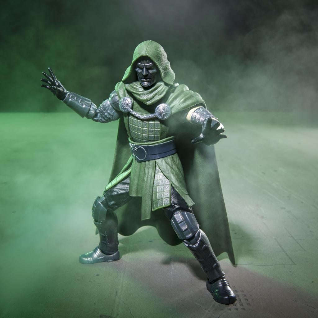 AVENGERS DOOMSDAY - Doctor Doom - Figurine Legend Series 15cm - 4