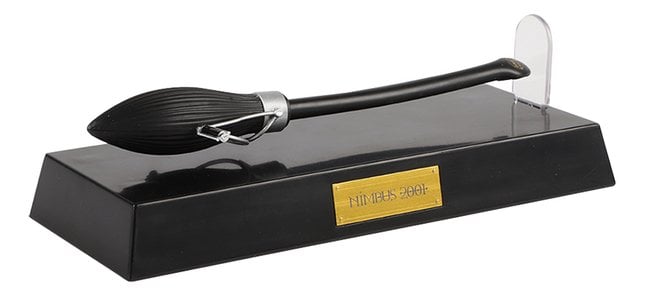 HARRY POTTER - Nimbus 2001 Levitating Broom Pen_IMAGE_1