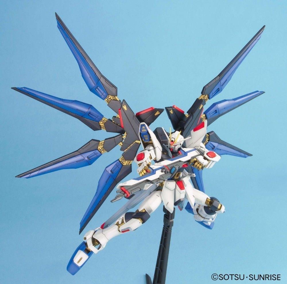 GUNDAM - Model Kit - Master Grade - Strike Freedom Gundam - 1/144 - 3