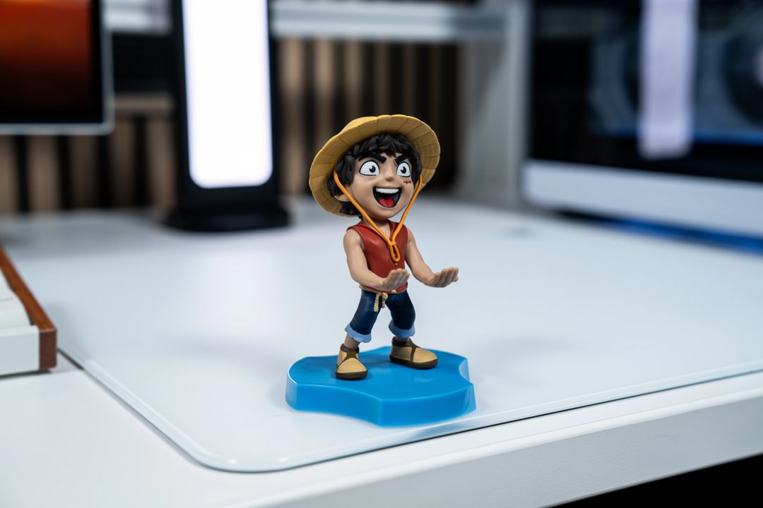 ONE PIECE NETFLIX - Luffy - Support Manette & Portable 'Holdem' - 11cm