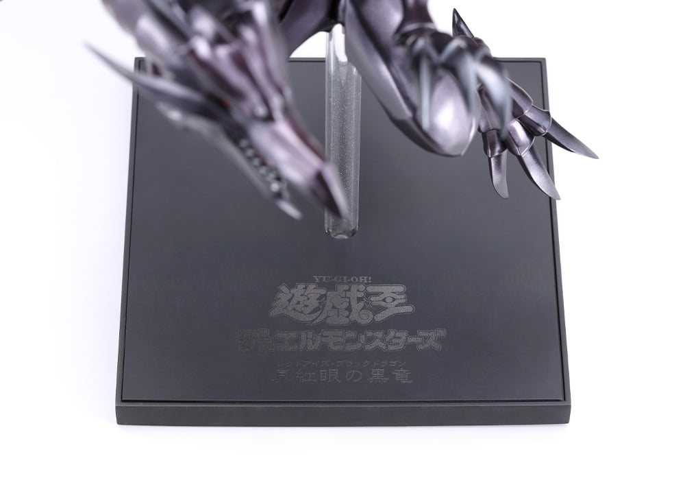 YU-GI-OH! - Dragon noir aux yeux rouges - Statuette Oshi Works 24cm
