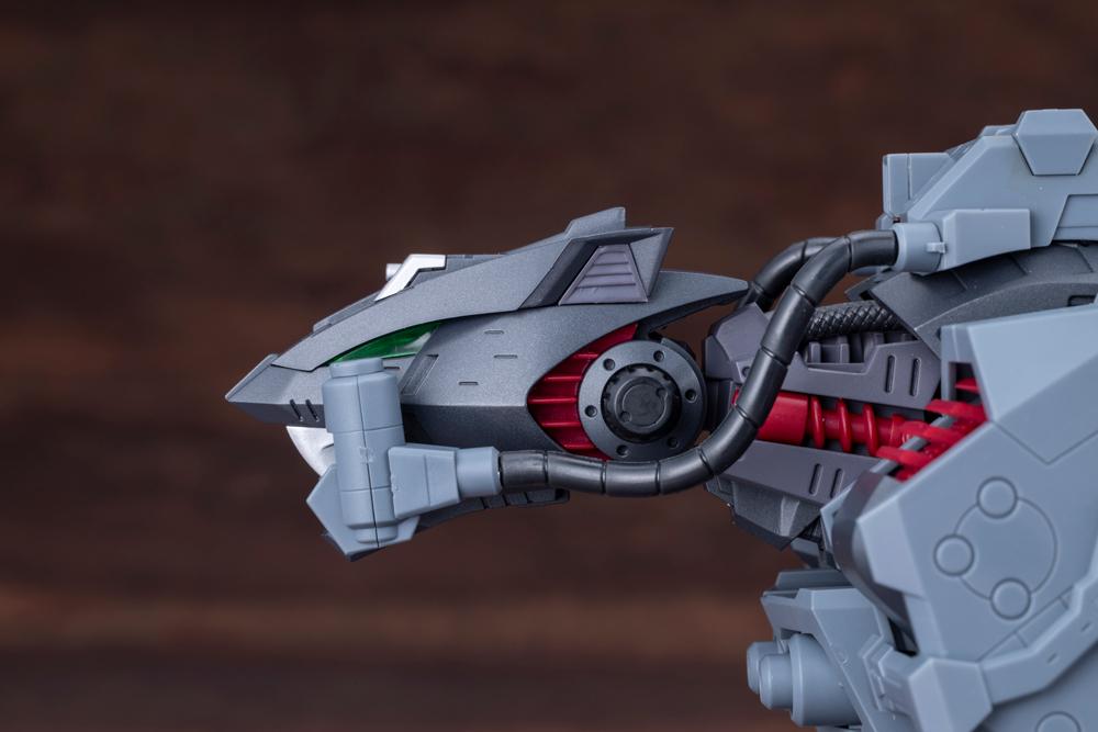 ZOIDS - HMM Lihgtning Saix Irvine Special 2000 - Model Kit 26.5cm - 5