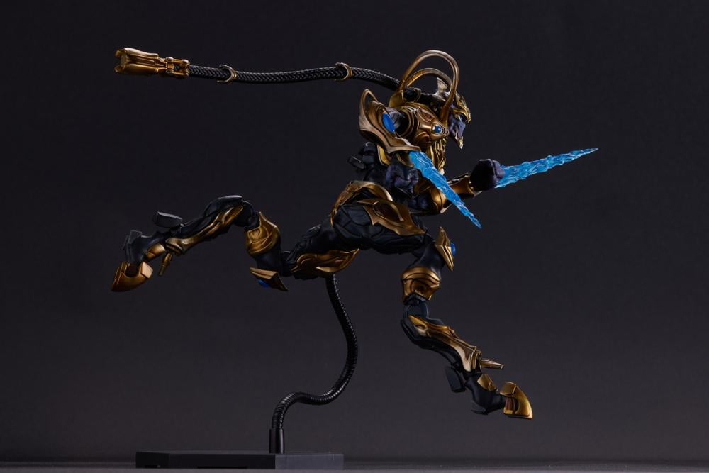 STARCRAFT - Zealot - Figurine 18cm - 3