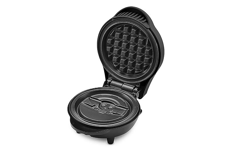 BEMS THE MANDALORIAN The Child Mini Waffle Maker