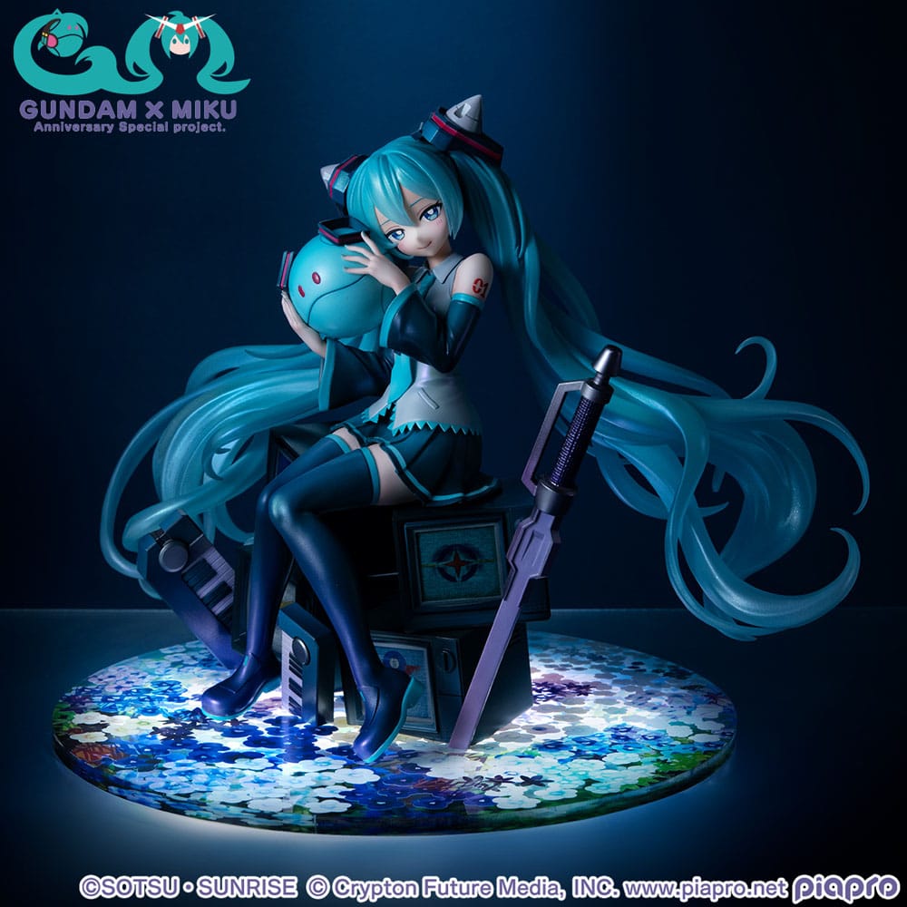 GUNDAM X HATSUNE MIKU - 45ème Anniversaire - Statuette Lucrea 17cm