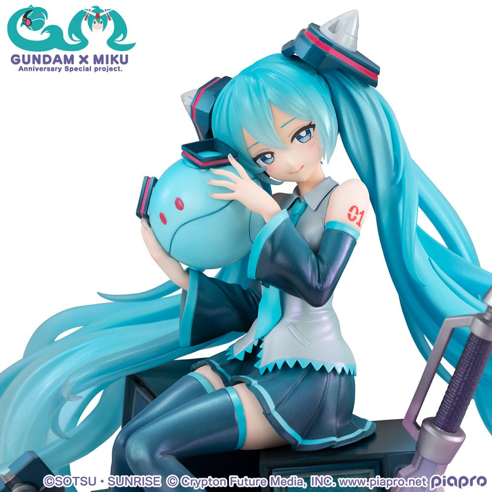 GUNDAM X HATSUNE MIKU - 45ème Anniversaire - Statuette Lucrea 17cm