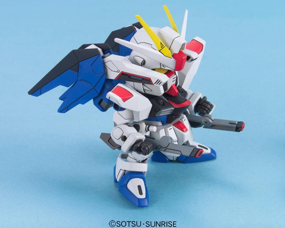 GUNDAM - BB257 Freedom Gundam - Model Kit - 3