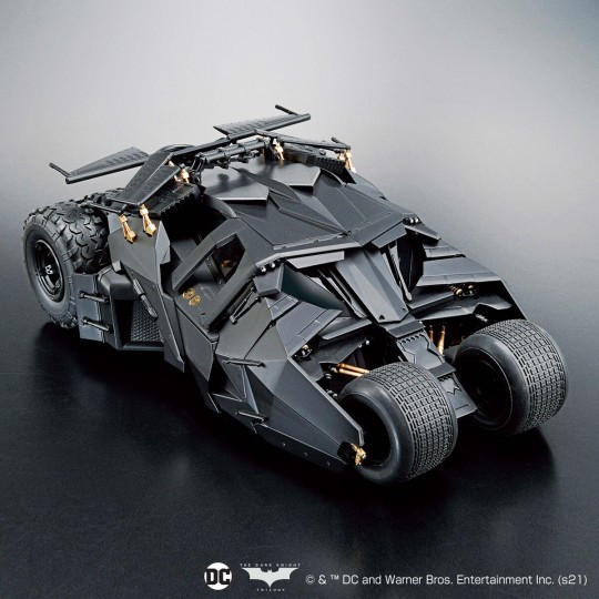 DC COMICS - Batman 1/35 Batmobile (Batman Begins) - Model Kit_IMAGE_3