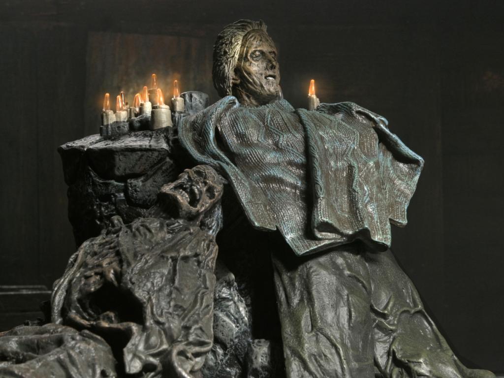 FRIDAY THE 13TH THE GAME - Pamela Shrine - Diorama Figure - 2