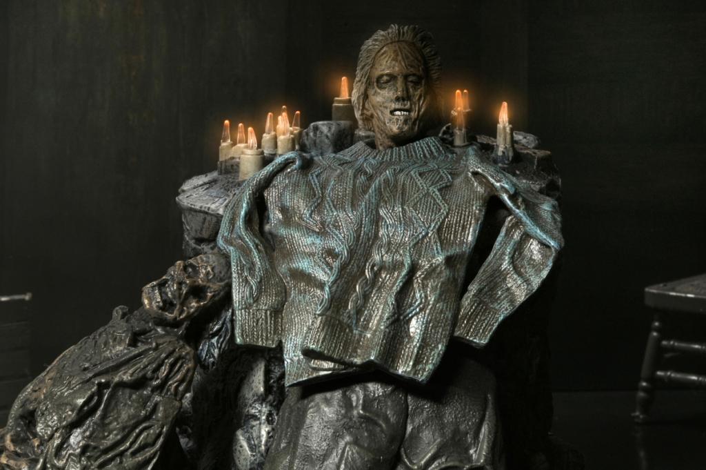 FRIDAY THE 13TH THE GAME - Pamela Shrine - Diorama Figure - 4