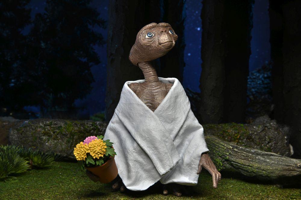 Neca E.T. 40 Aniversario Ultimate Deluxe E.T. Con LED Pecho Figura 12 Cm Mejor Precio
