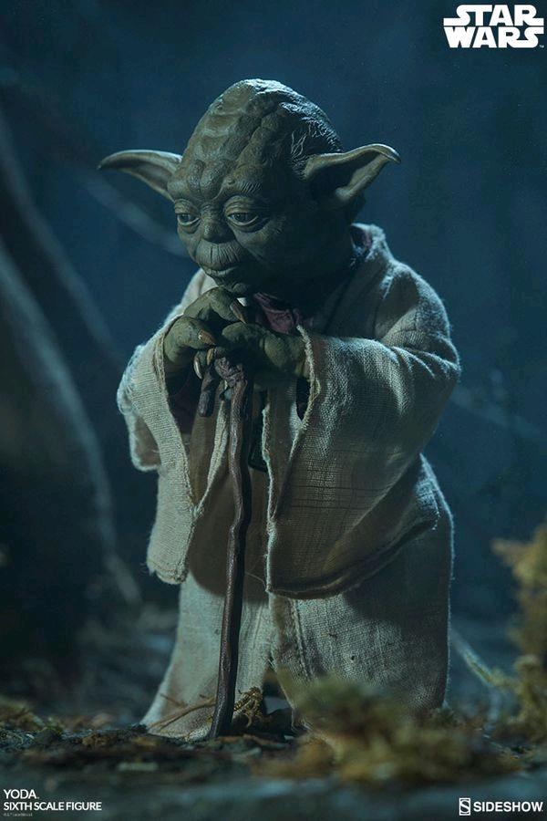 STAR WARS - Yoda - 1:6 Scale Figure : ShopForGeek.com: Figurita