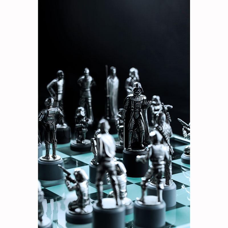 STAR WARS - Prestigious Glass & Pewter Chess Set - 5
