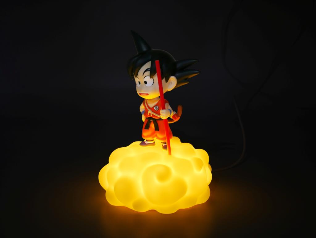DRAGON BALL Z - Goku On Cloud  - Light-Up Figure - 4