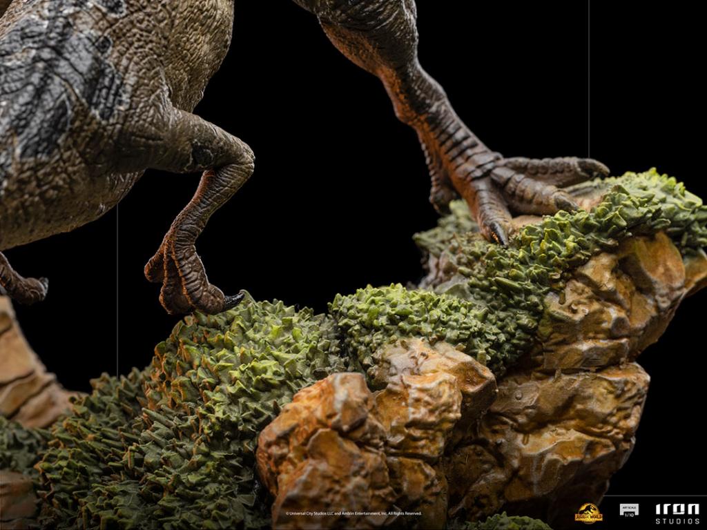 JURASSIC WORLD - Dilophosaurus - Statuette Art Scale 