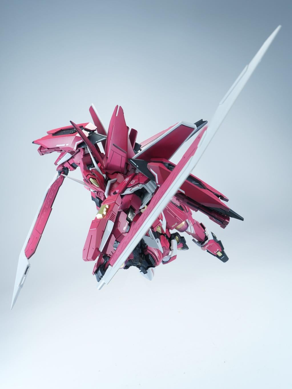 X-PLAY - J-20 Cang Wei Crimson Flowing Gold - Model Kit 21cm - 5
