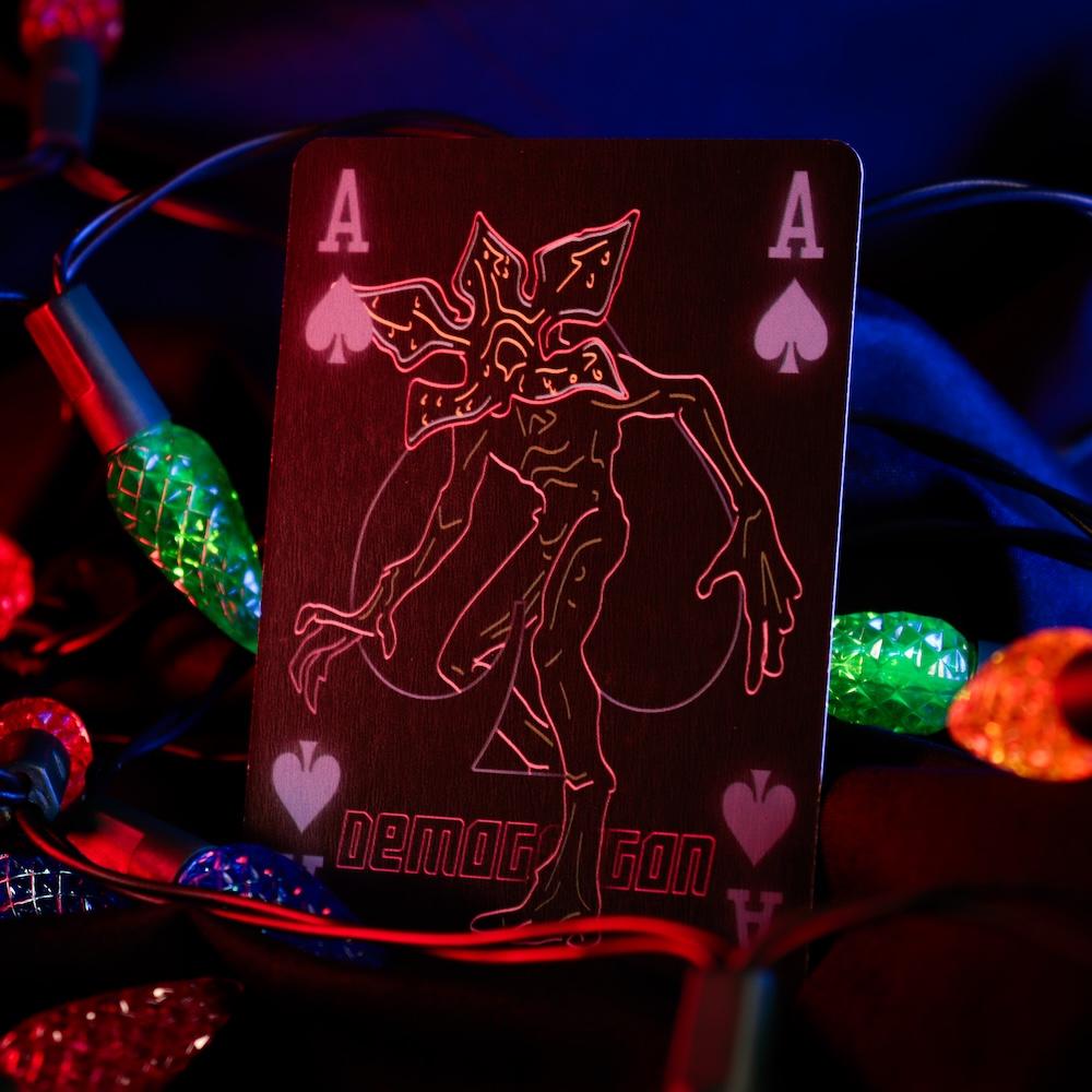 STRANGER THINGS - Jeu de cartes à jouer (52 cartes + 2 jokers) - 3