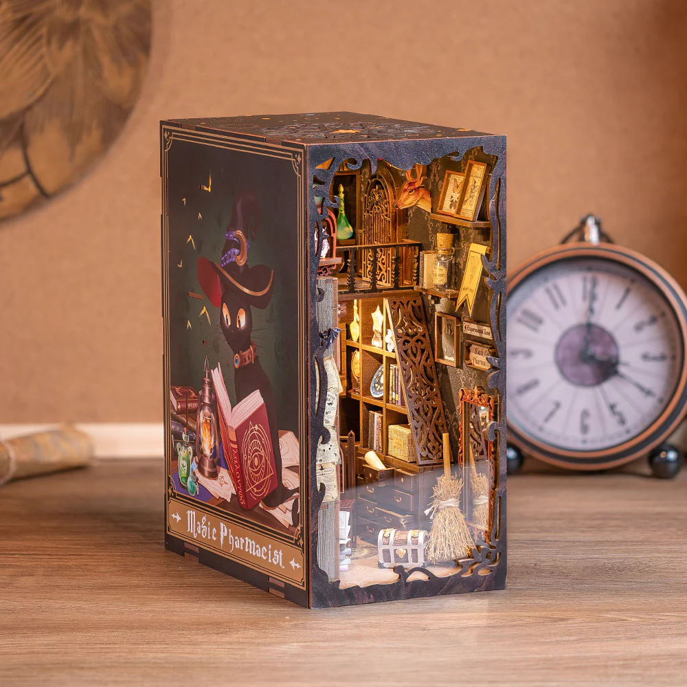 BOOK NOOK KIT - DIY - Magic Pharmacist - 282pc + LED Light - 5